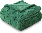 NEWCOSPLAY Super Soft Twin Blanket Dark Green Premium Silky Flannel Fleece 3D Checkered Lightweight Bed Blanket All Season Use (Dark Green Checkered, Twin(60"x80"))
