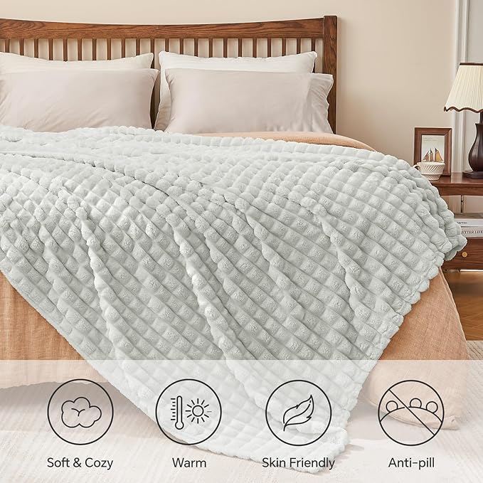 BEDELITE Light Grey Throw Blanket Twin Size for Bed- Super Soft and Warm 3D Checkered Fluffy Fuzzy Fleece Blanket, Luxurious Plush Cozy Blanket for Room Decor Fall and Winter, 60x80 inches