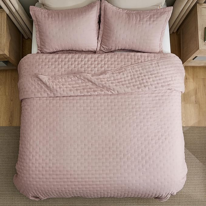 Bedsure Twin Quilt - Ultra Soft Twin XL Quilt Bedding for Dorm Decor, Lightweight All-Season Comforter, Dusty Rose Bedspread Coverlet with Clover Pattern, 68 x 86 Inches | Stitch-Free Quilting, Ultra Soft, Lightweight, Machine Washable, Pet-Friendly