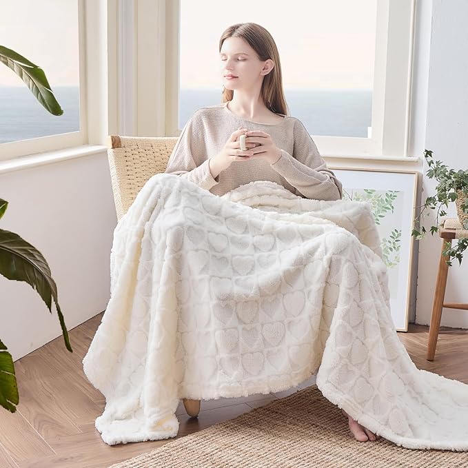 NEWCOSPLAY Super Soft Twin Blanket Off White Love Premium Silky Flannel Fleece 3D Heart Checkered Lightweight Bed Blanket All Season Use (Off White Love, Twin(60"x80"))