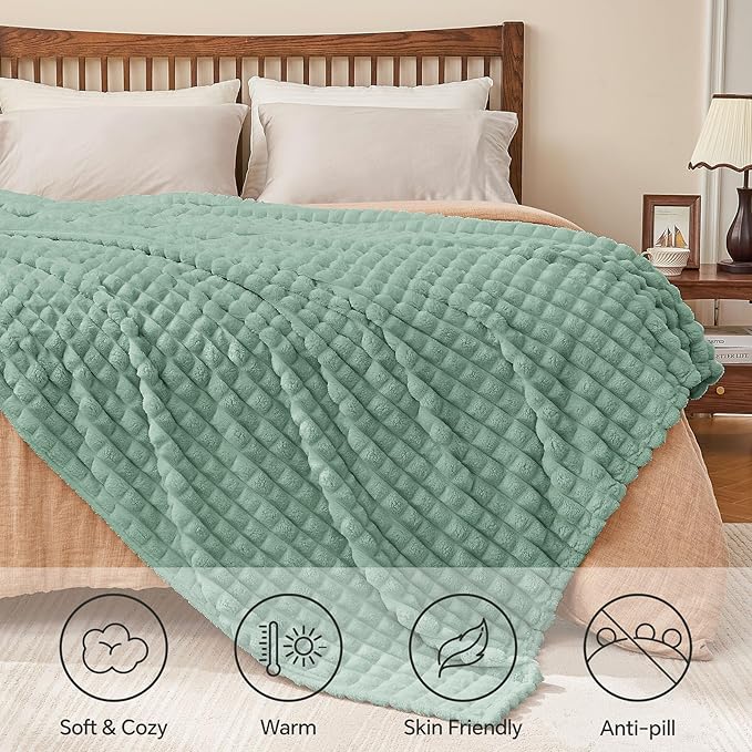 BEDELITE Sage Green Throw Blanket for Couch and Bed- Super Soft and Warm 3D Checkered Fluffy Fuzzy Fleece Blanket, Luxurious Plush Cozy Blanket for Room Decor Fall and Winter, 50x70 inches