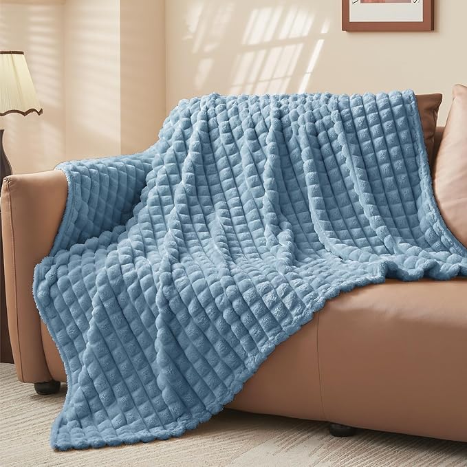 BEDELITE Blue Throw Blanket for Couch and Bed- Super Soft and Warm 3D Checkered Fluffy Fuzzy Fleece Blanket, Luxurious Plush Cozy Blanket for Room Decor Fall and Winter, 50x60 inches