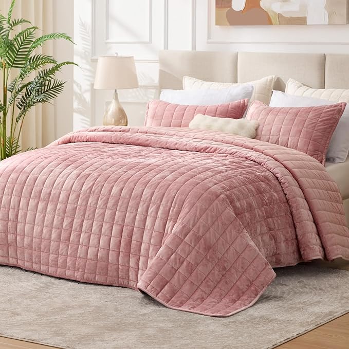 BEDELITE Velvet Quilt Set King Size - Luxury Velvet Comforter Bedding Set 3 Pieces, Lightweight Soft Cozy Rose Pink Oversized Bedspread Coverlet for All Seasons with 2 Pillow Shams