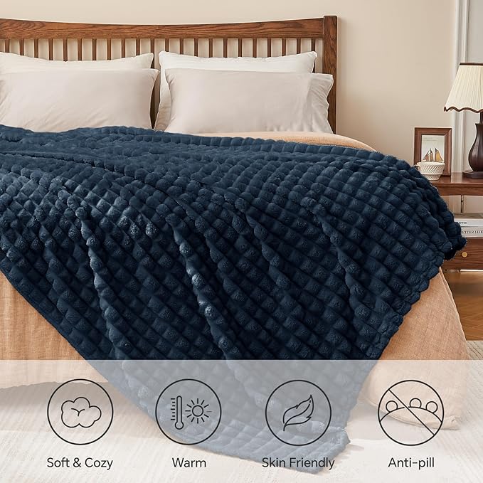 BEDELITE Navy Throw Blanket for Couch and Bed- Super Soft and Warm 3D Checkered Fluffy Fuzzy Fleece Blanket, Luxurious Plush Cozy Blanket for Room Decor Fall and Winter, 50x70 inches