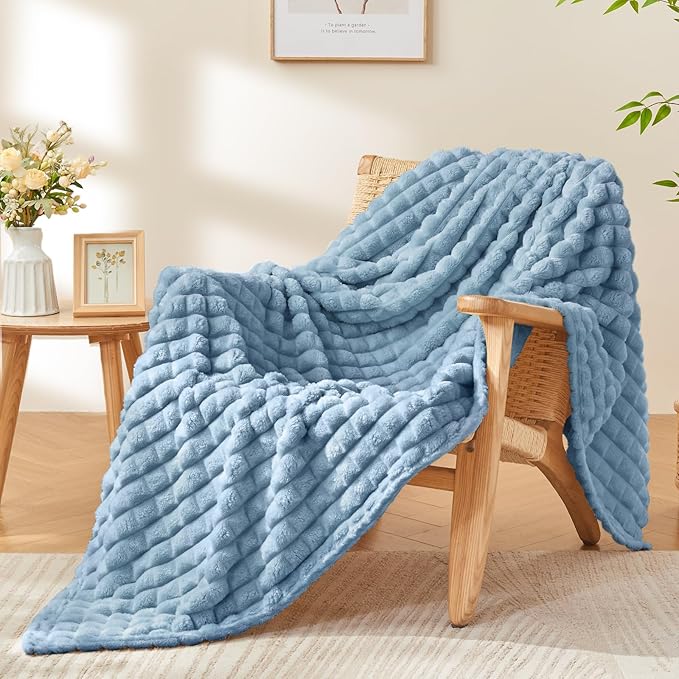 BEDELITE Blue Throw Blanket Twin Size for Bed- Super Soft and Warm 3D Checkered Fluffy Fuzzy Fleece Blanket, Luxurious Plush Cozy Blanket for Room Decor Fall and Winter, 60x80 inches