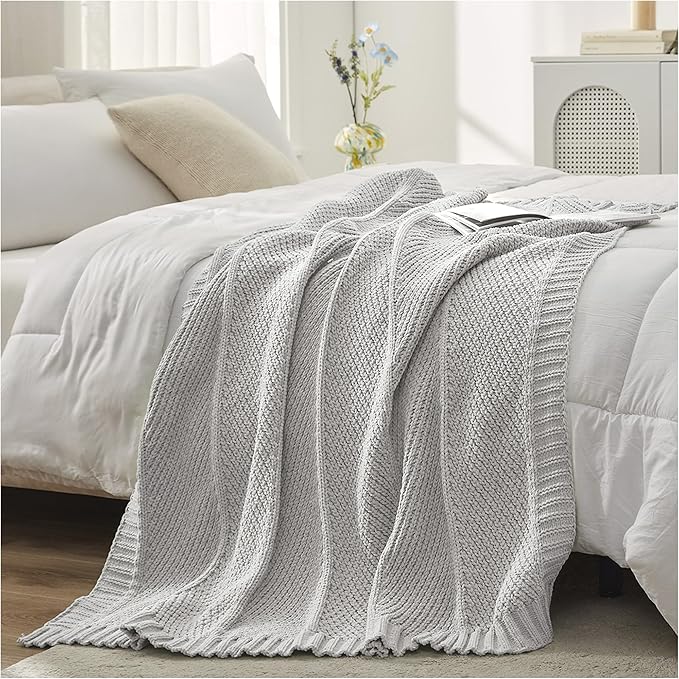 Amélie Home Knit Throw Blanket, Soft Chenille Cozy Breathable Chevron Chunky Decorative Blanket for Couch, Bed & Sofa, French-Inspired Lightweight Warm Gift for Women, Light Gray, 60"x80"