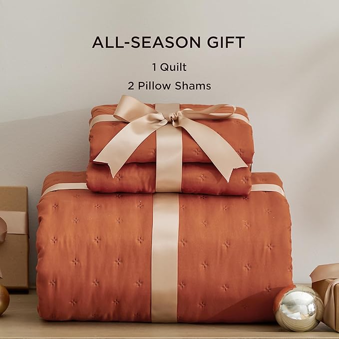 Bedsure King Quilt - Red Orange Bedspread King Size & Lightweight Comforter, Boho Coverlet with Clover Pattern, Ultra Soft All-Season Bedding, 106 x 96 Inches | Stitch-Free Quilting, Ultra Soft, Lightweight, Machine Washable, Pet-Friendly