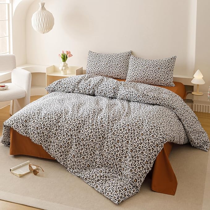 Luxlovery Leopard Comforter Set Full Animal Cheetah Printed Comforter Black White Bedding Set Fluffy Soft Blanket Quilts with 2 Pillowcases for Kids Teens Full Bed
