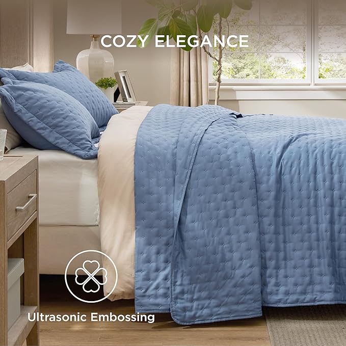 Bedsure Twin Quilt - Ultra Soft Twin XL Quilt Bedding for Dorm Decor, Lightweight All-Season Comforter, Mineral Blue Bedspread Coverlet with Clover Pattern, 68 x 86 Inches | Stitch-Free Quilting, Ultra Soft, Lightweight, Machine Washable, Pet-Friendly