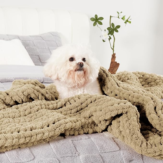 Amélie Home Chunky Knit Throw Blanket for Couch, Soft Chenille Handmade Crochet Throw Rope Knot Blanket for Children, 40"x50", Beige