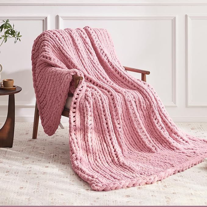 Negwoo Chunky Knit Throw Blanket, 50''*60'' Knitted Throw Chenille Yarn for Bed Couch, Handmade Light Pink Crochet Big Thick Blanket, Machine Washable Cute Comfy Blanket for Home Decor