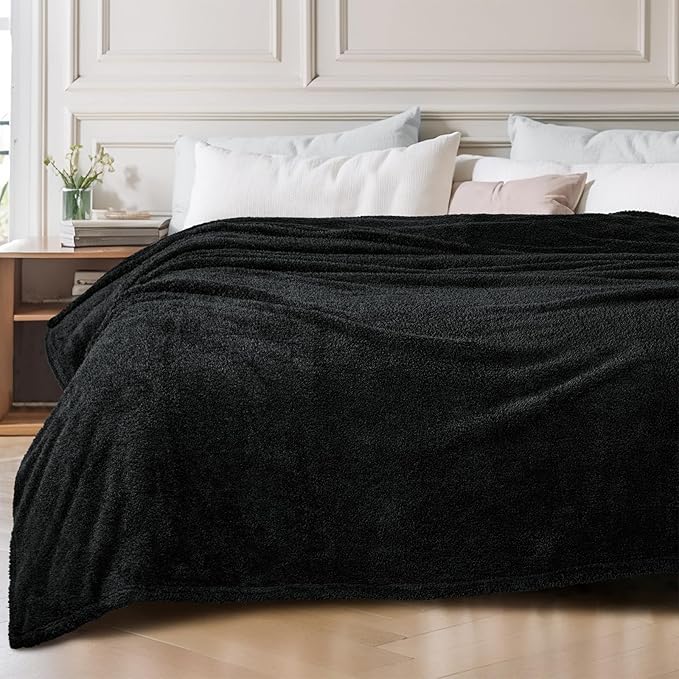 Exclusivo Mezcla Fleece Bed Blankets Queen Size, Ultra Soft, Lightweight and Fuzzy Black Blanket for Women, Home Decor, 90x90 Inches