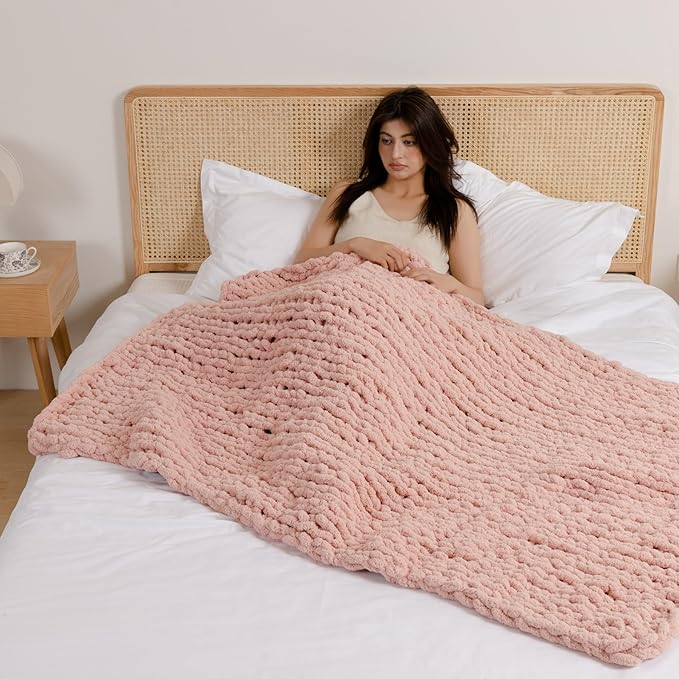 WESHIONGOO Chunky Knit Blanket Throw 51"×63" Knitted Throw Blankets for Couch Bed Fluffy Soft Blanket with Jumbo Chenille Yarn Thick 100% Handmade (Pink)