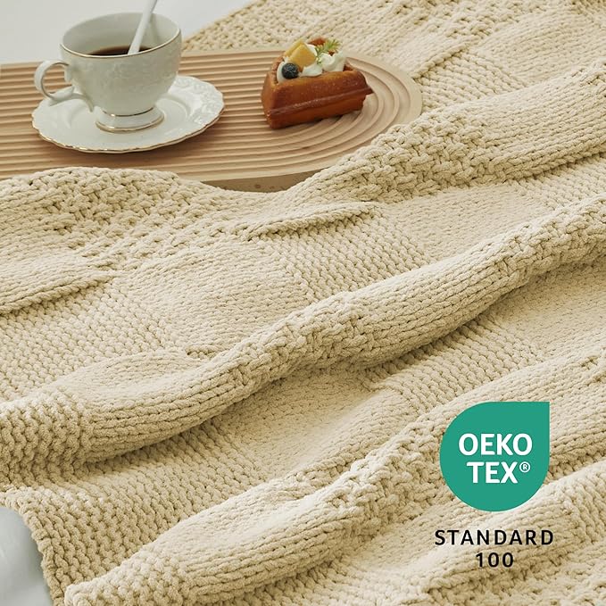 Amélie Home Knit Throw Blanket, Soft Chenille Cozy Breathable Checkered Chunky Decorative Blanket for Couch, Bed & Sofa, French-Inspired Lightweight Warm Gift for Women, Beige, 50"x60"
