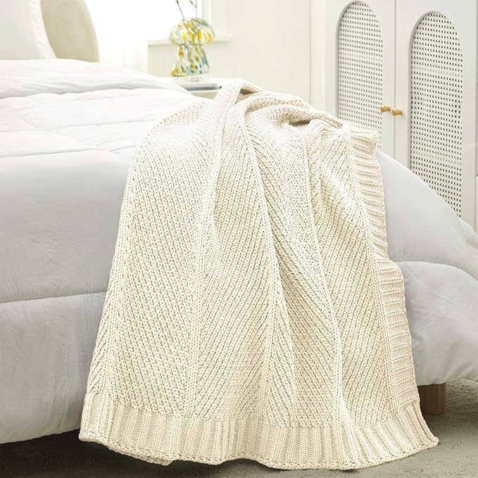 Amélie Home Knit Throw Blanket, Soft Chenille Cozy Breathable Chevron Chunky Decorative Blanket for Couch, Bed & Sofa, French-Inspired Lightweight Warm Gift for Women, Ivory, 50"x60"