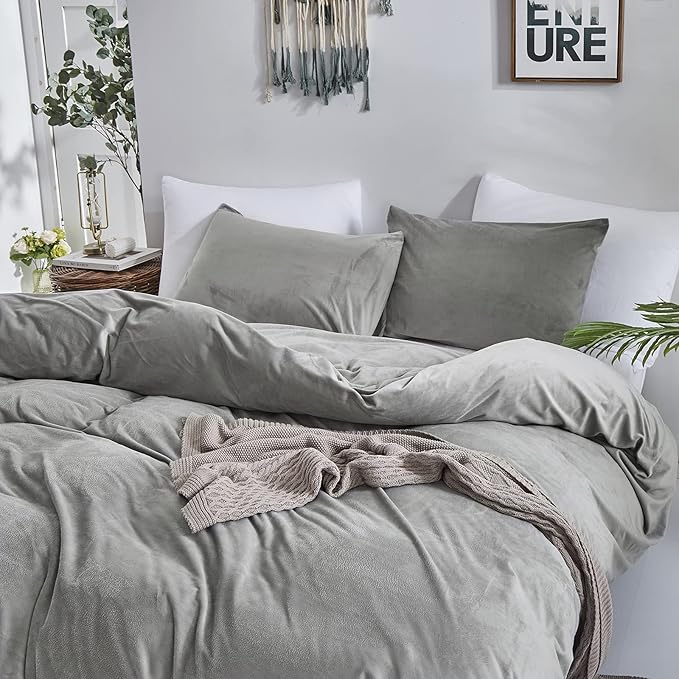 CLOTHKNOW Grey Velvet Comforter Set Twin/Twin XL 3Pcs Gray Fluffy Bedding Comforter Sets Gray Comforter Twin Sets Soft Grey Comforter Sets