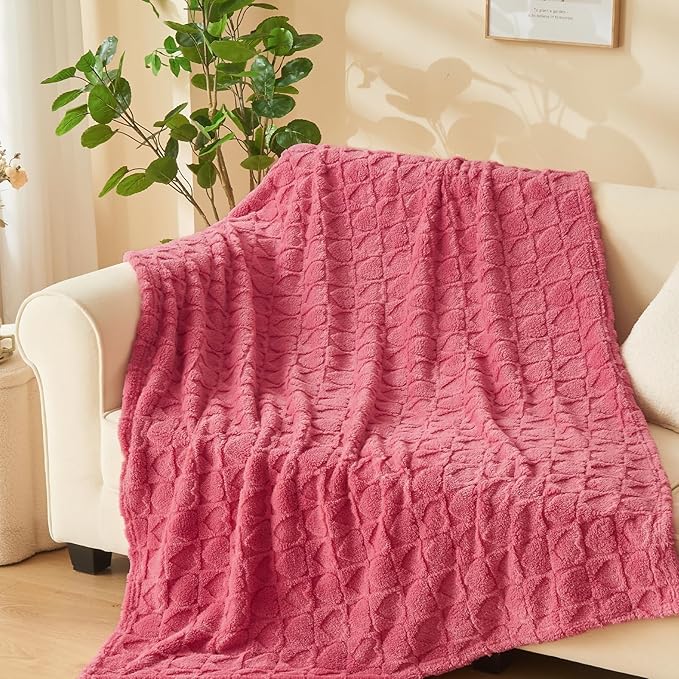 NEWCOSPLAY Super Soft King Blanket Coral Pink Love Premium Silky Flannel Fleece 3D Heart Checkered Lightweight Bed Blanket All Season Use (Coral Pink Love, King(90"x110"))