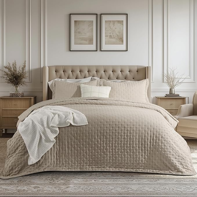 Bedsure Quilts Queen Size - Taupe Bedspread Queen Size & Lightweight Comforter, Modern Farmhouse Coverlet with Clover Pattern, Ultra Soft All-Season Bedding, 90 x 96 Inches | Stitch-Free Quilting, Ultra Soft, Lightweight, Machine Washable, Pet-Friendly