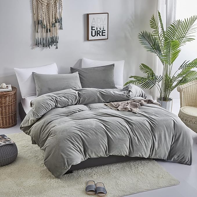 CLOTHKNOW Grey Velvet California King Comforter Set Gray Bedding Comforter Sets Soft Warm Gray Comforter Grey Comforter with 2 x Pillow Cases