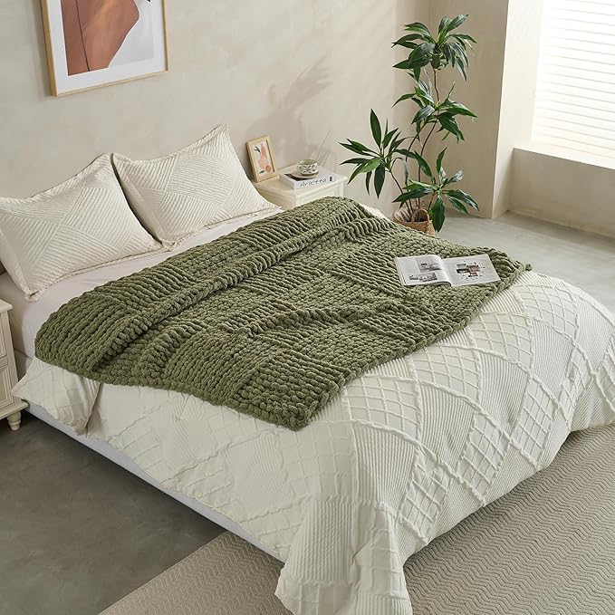 Soft Knitted Throw Blanket - 50x60 Inch Cozy & Lightweight All-Season Blanket, Wrinkle-Resistant Polyester for Couch, Bed, Sofa, Reading Nook (Green)