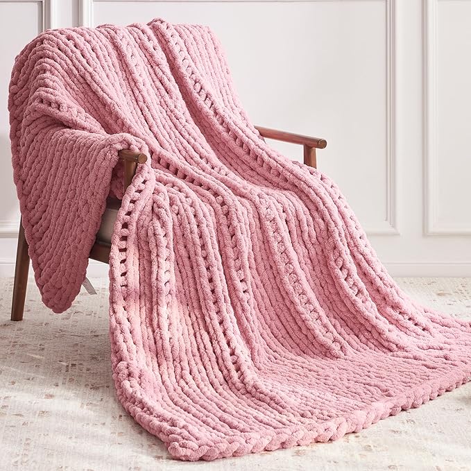 Negwoo Chunky Knit Throw Blanket, 80''*90'' Knitted Throw Chenille Yarn for Bed Couch, Handmade Light PinkCrochet Big Thick Blanket, Machine Washable Cute Comfy Blanket for Home Decor