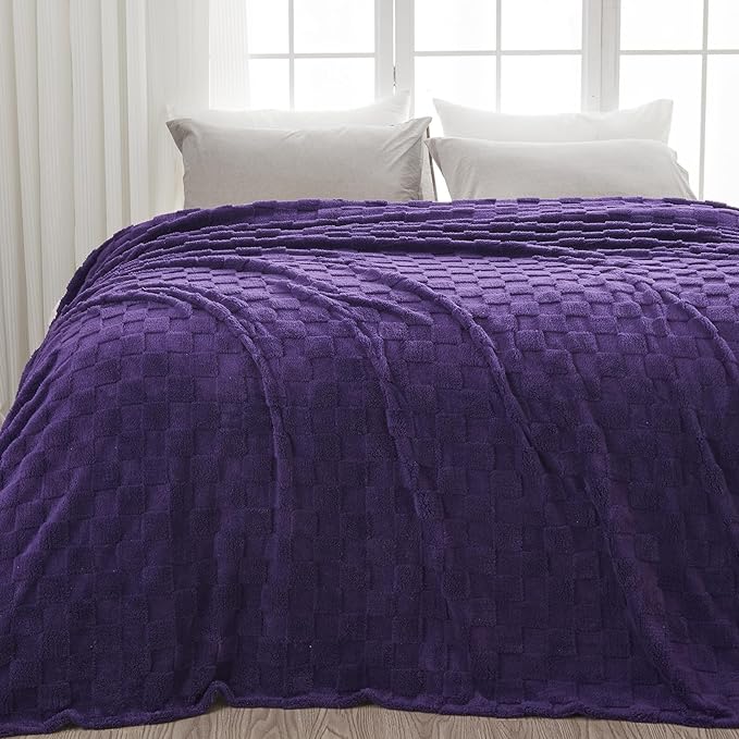 NEWCOSPLAY Super Soft King Blanket Purple Premium Silky Flannel Fleece 3D Checkered Lightweight Bed Blanket All Season Use (Purple Checkered, King(90"x110"))