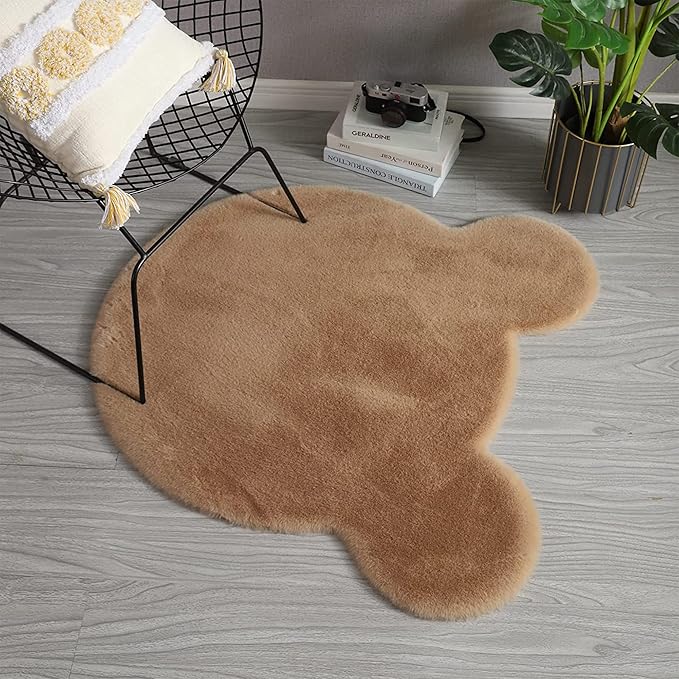 Bear Shaped Area Rug 4 x 4 Feet Cute Kids Rugs for Bedroom Aesthetic Soft Furry Faux Rabbit Fur Rug for Nursery Teen Girls Kids Room Playroom Home Decor Fuzzy Classroom Carpet