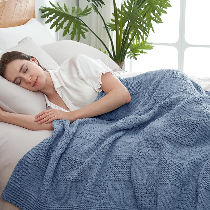 Amélie Home Knit Throw Blanket, Soft Chenille Cozy Breathable Checkered Chunky Decorative Blanket for Couch, Bed & Sofa, French-Inspired Lightweight Warm Gift for Women, Washed Blue, 50"x60"