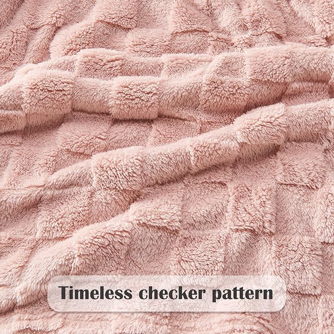 NEWCOSPLAY Super Soft Twin Blanket Pink Premium Silky Flannel Fleece 3D Checkered Lightweight Bed Blanket All Season Use (Pink Checkered, Twin(60"x80"))