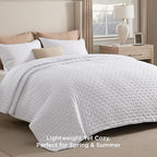 Bedsure King Quilt - Bright White Bedspread King Size & Lightweight Comforter, Modern Coverlet with Clover Pattern, Ultra Soft All-Season Bedding, 106 x 96 Inches | Stitch-Free Quilting, Ultra Soft, Lightweight, Machine Washable, Pet-Friendly