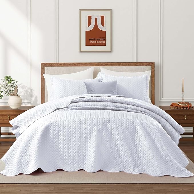 IR Imperial Rooms 8 Pack Quilt King Size Bedding (106" x 96") - Bulk Wholesale for Hotels, Guest Bedroom & Airbnbs - Lightweight Microfiber Reversible Embossed Quilts Bedspread (White)