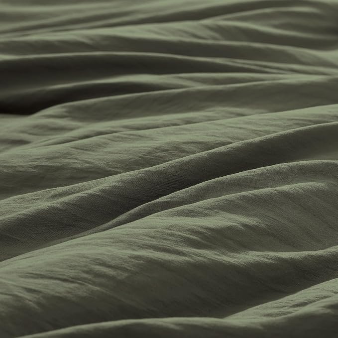 WRENSONGE Oversized Queen Comforter Set - 3 Pieces Prewashed Olive Green Comforter Soft Lightweight for All Seasons,Down Alternative Comforters Oversized Queen Size with 2 Pillow Shams