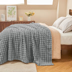 BEDELITE Grey Throw Blanket King Size for Bed- Super Soft and Warm 3D Checkered Fluffy Fuzzy Fleece Blanket, Luxurious Plush Cozy Blanket for Room Decor Fall and Winter, 108x90 inches
