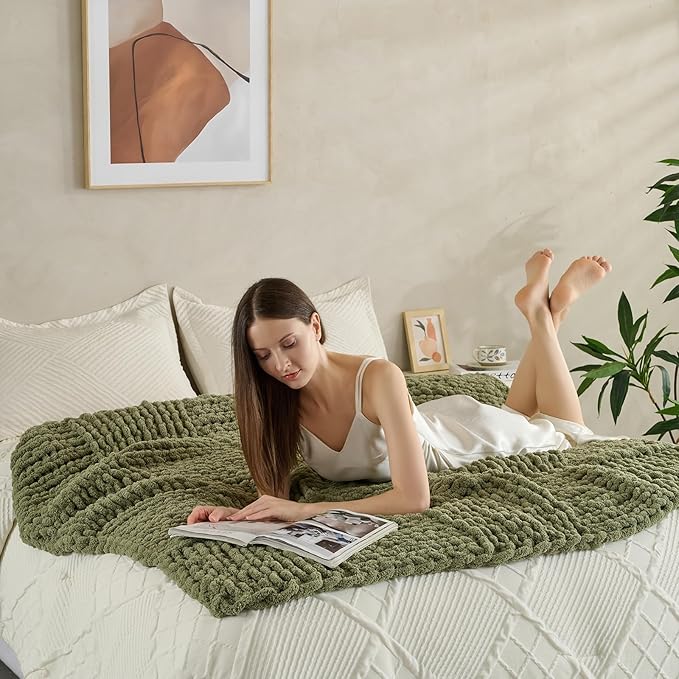 Soft Knitted Throw Blanket - 50x60 Inch Cozy & Lightweight All-Season Blanket, Wrinkle-Resistant Polyester for Couch, Bed, Sofa, Reading Nook (Green)