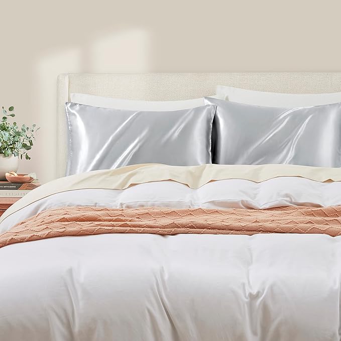 Light Gray Satin Pillowcase Standard Set of 2 with Envelope Closure，Light Gray Silk Pillowcase for Hair and Skin (20x26)