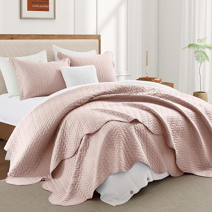 IR Imperial Rooms Queen Quilt Bedding Set (90" x 96") - Bulk Pack of 10 Wholesale for Hotels Guest Bedroom & Airbnbs - Lightweight Microfiber Reversible Embossed Quilts Bedspreads (Peach/Baby Pink)