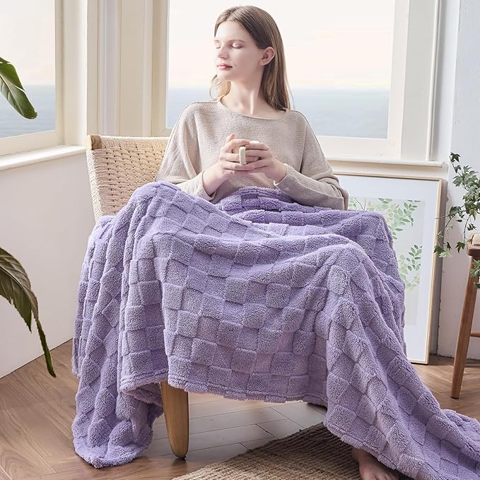 NEWCOSPLAY Super Soft Queen Blanket Lavender Premium Silky Flannel Fleece 3D Checkered Lightweight Bed Blanket All Season Use (Lavender Checkered, Queen(90"x90"))