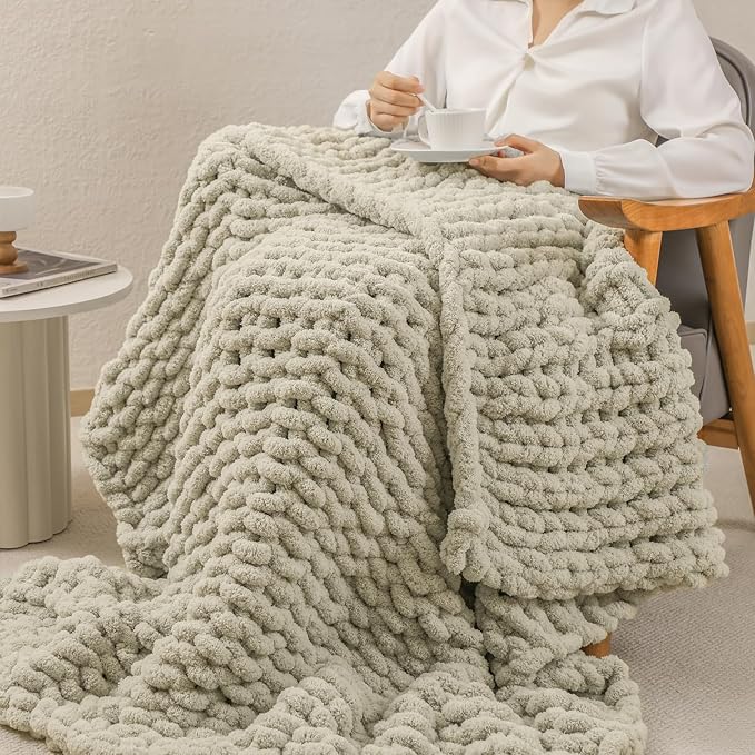 bearberry Chunky Knit Throw Blanket 60x80 Inches Handmade, Soft Jumbo Chenille Yarn with Cable Rope Knot Design | Thick Cozy Large Blanket for Couch, Sofa, Bed & Living Room Home Decor | Green