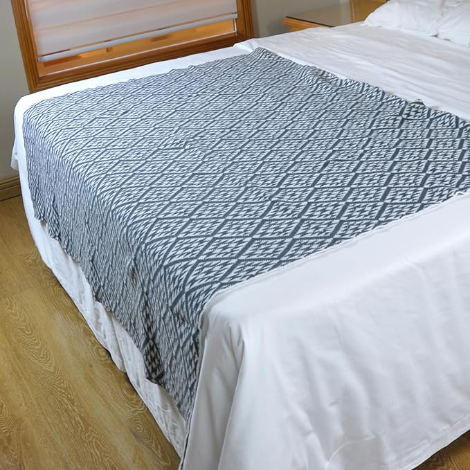 Nordic Style Grey and White Throw Blanket for Couch,Soft Cozy Cable Knit Throw for Bed Sofa Chair Living Room,Lightweight Warm Maximalist Decor Christmas Blanket,50"x60" (cr-D03)