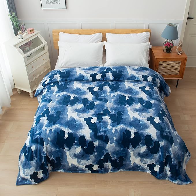 Elegant Comfort Luxury Velvety Feel Blanket, All-Season Lightweight Blanket, Ultra Plush, Soft, Cozy-Fuzzy Flannel Fleece for Couch, Sofa, Bed, Travel, Camouflage Design, Full/Queen, Blue