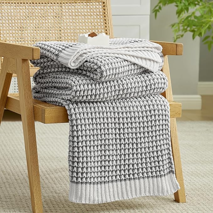 Amélie Home Knit Throw Blanket, Soft Chenille Cozy Breathable Pineapple Chunky Decorative Blanket for Couch, Bed & Sofa, French-Inspired Lightweight Warm Gift for Women, Gray, 50"x60"