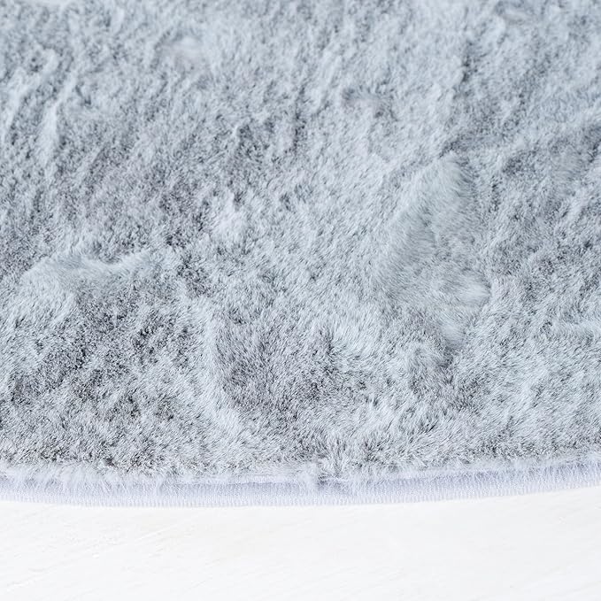 SAFAVIEH Washable Rug Faux Rabbit Fur Shag Collection - 6' Round, Silver, Slip Resistant & Easy Cleaning, Ideal for Living Room, Bedroom, Kids Playroom, Nursery, Dining Space (FRF976G)