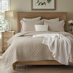 Bedsure California King Quilt - Linen Bedspread California King Size & Lightweight Comforter, Modern Farmhouse Coverlet with Clover Pattern, Ultra Soft All-Season Bedding, 111x106 Inches | Stitch-Free Quilting, Ultra Soft, Lightweight, Machine Washable...