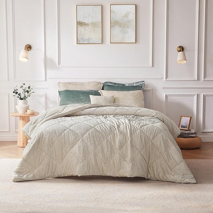 Intelligent Design Twin Comforter Set Velvet Comforters Twin Bedding Reversible, All Season, Diamond Quilted Bedding Microfiber Twin Size Comforters, Felicia, Twin/Twin XL, Champagne 3 Piece