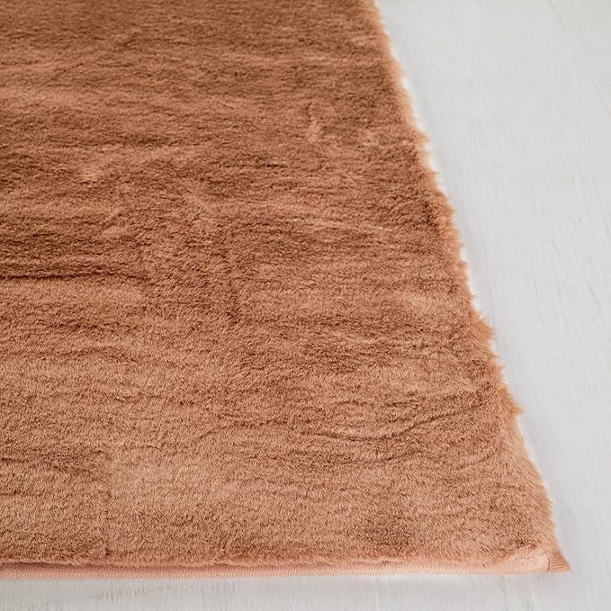 SAFAVIEH Washable Rug Faux Rabbit Fur Shag Collection - 5' x 7', Brown, Slip Resistant & Easy Cleaning, Ideal for Living Room, Bedroom, Kids Playroom, Nursery, Dining Space (FRF976T)