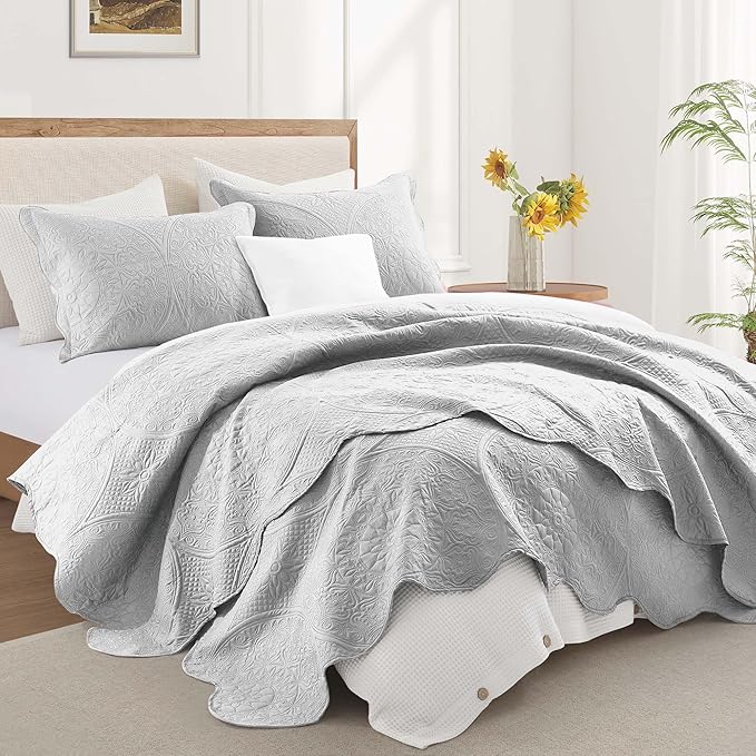 IR Imperial Rooms 10 Pack Twin Quilt Bedding Set (68" x 86") - Bulk Wholesale for Hotels, Guest Bedroom & Airbnbs - Lightweight Microfiber Reversible Floral Embossed Quilts Bedspreads (Silver)