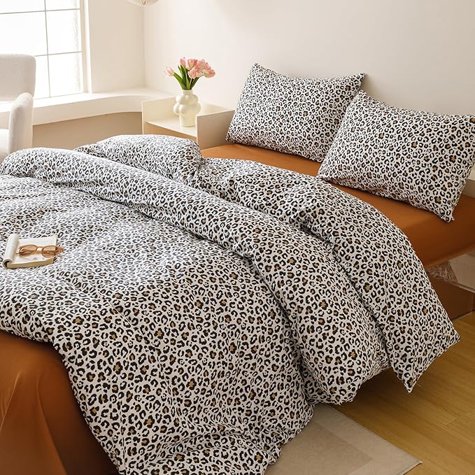 Luxlovery Leopard Comforter Set Full Animal Cheetah Printed Comforter Black White Bedding Set Fluffy Soft Blanket Quilts with 2 Pillowcases for Kids Teens Full Bed