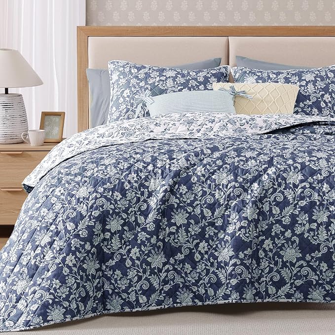 BLOOMHAVEN Quilt Set King Size, Oxford Blue Floral Quilt Sets, Reversible Bedspread Lightweight and Breathable for All Seasons, Soft Quilted Bedspread with 2 Pillow Shams