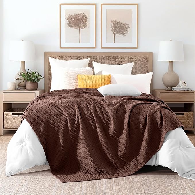 Elegant Comfort Premium 100% Cotton Waffle Blanket - Lightweight Breathable Waffle Weave Bed Blanket - Soft and Warm All Season Blanket for Couch, Sofa and Bed, Twin Size 68x88 Inches, Brown