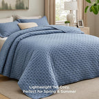 Bedsure Twin Quilt - Ultra Soft Twin XL Quilt Bedding for Dorm Decor, Lightweight All-Season Comforter, Mineral Blue Bedspread Coverlet with Clover Pattern, 68 x 86 Inches | Stitch-Free Quilting, Ultra Soft, Lightweight, Machine Washable, Pet-Friendly